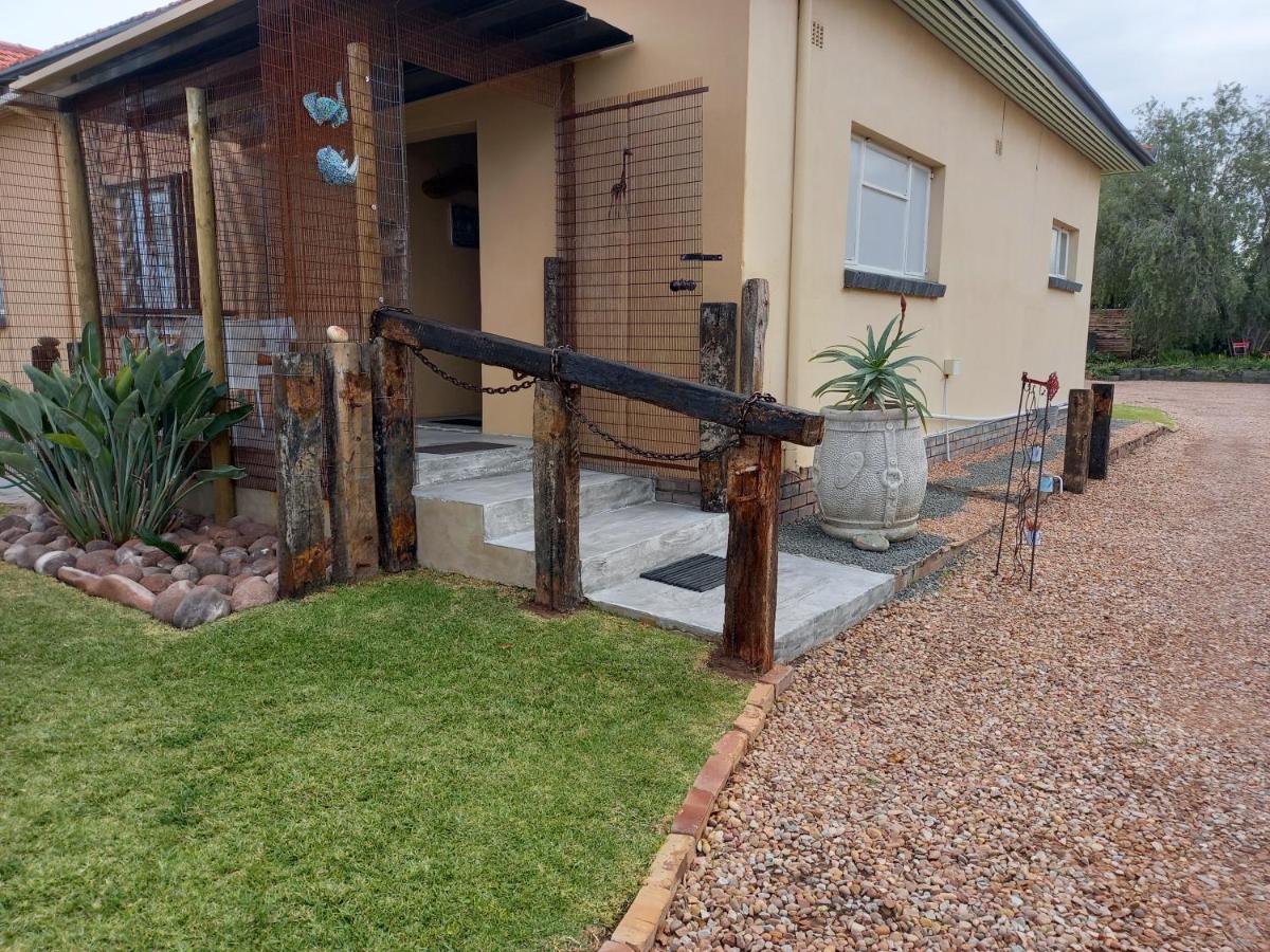 Mitat Guesthouse Beaufort West Exteriör bild